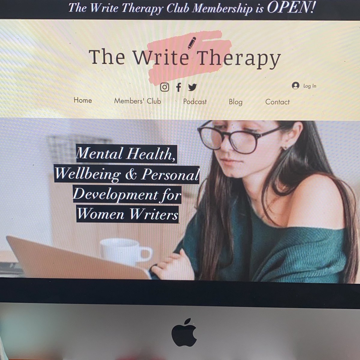therapywrite's tweet image. It’s a new month, which means new content has just dropped in The Write Therapy Club!
Join us and learn how to manifest the writing career you’ve always dreamed of.
@authorkristenm really brought it with the content for this one🔮
💻thewritetherapy.net🖊#writingcommunity