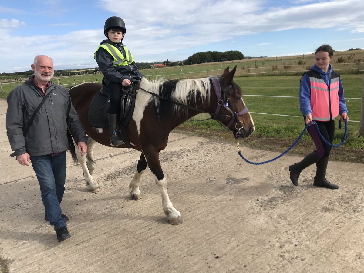 CarolineBaci's tweet photo. Brilliant first day back with one of our riders and superstar pony Callie! #rdalife #ridingtherapy #ponies #eastlothianloop @rtmuirfield #coaching https://t.co/4PB4qLhBvy