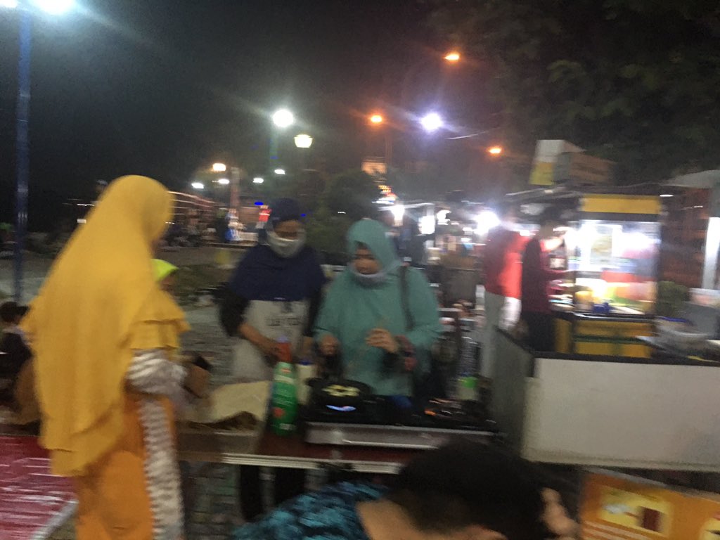 Ada menu baru “Sate Manis Pala Sapi dan Takoyaki” Bu Popy di Kuliner Kampung Bersih (Kampung Bekelir Rw 01 dan Kampung Sirih Rw 02)