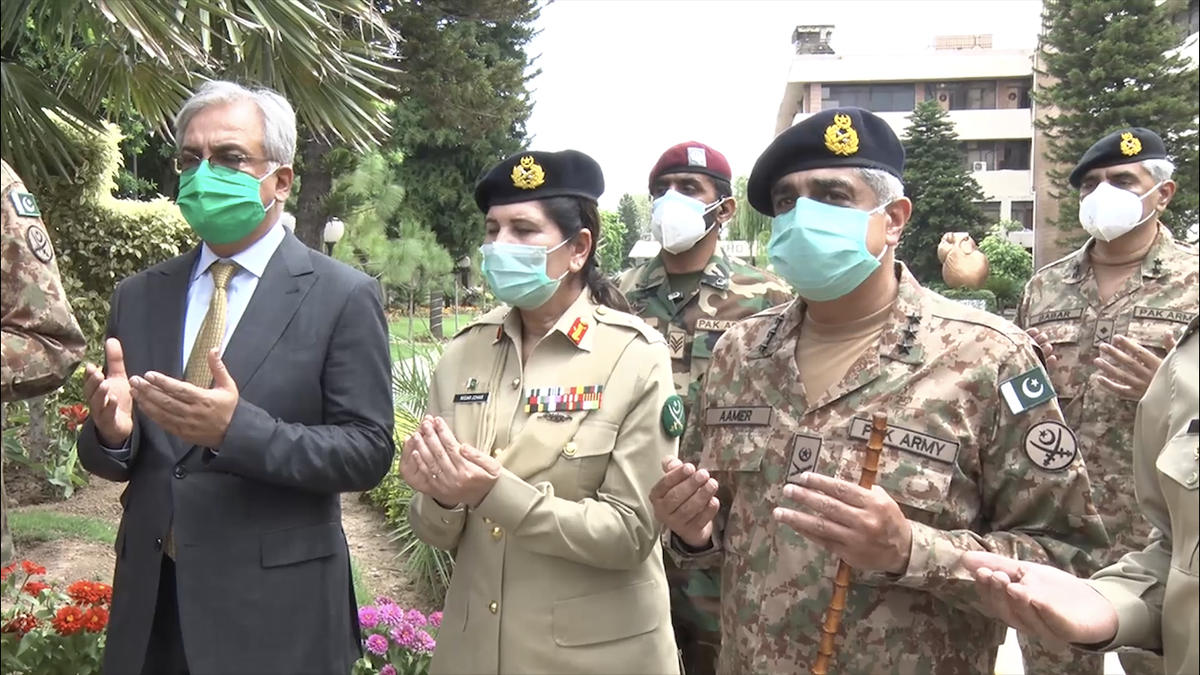 PakistanFauj's tweet photo. #COAS also visited #AFIC and #NIHD & performed earth breaking of NEPCARD (NIHD Centre of Excellence in Prevention & Cardiovascular Research & Development) where research on heart diseases & their preventive measures will take place.
@OfficialDGISPR #PakistanArmy
#Pakistan #ISPR https://t.co/A2uY7lGM7P