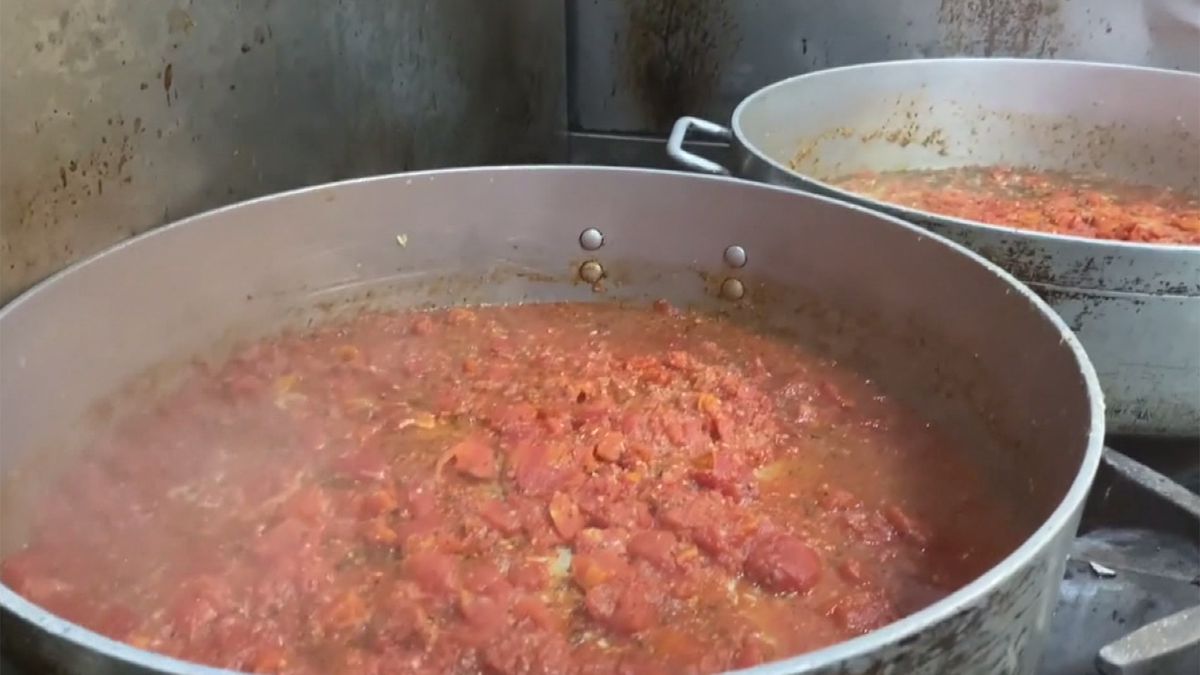 Channel 3 News (@wcax) on Twitter photo A $5 million partnership with businesses across Vermont is working to ensure no one goes hungry. Our <a href="/WCAX_Adam/">Adam Sullivan 🇺🇸</a> explains how it got started. wcax.com/2020/07/31/how… A $5 million partnership with businesses across Vermont is working to ensure no one goes hungry. Our <a href="/WCAX_Adam/">Adam Sullivan 🇺🇸</a> explains how it got started. wcax.com/2020/07/31/how…