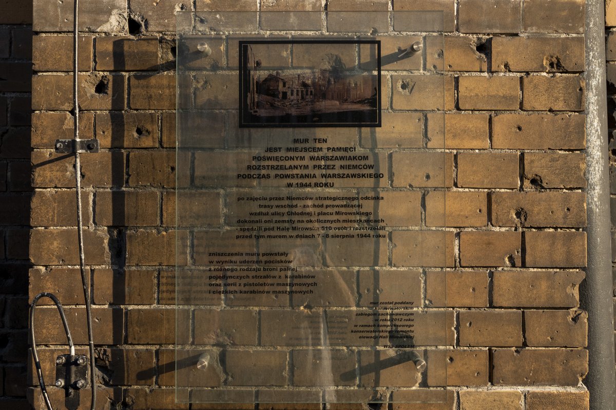 GPtygodnik's tweet photo. Mur Hali Mirowskiej, miejsce gdzie w dniach 7-8 sierpnia 1944 Niemcy rozstrzelali 510 mieszkańców Warszawy!
Więcej o Powstaniu Warszawskiem przeczytacie na stronie https://t.co/hlelHZGVFv
#PowstanieWarszawskie #PW1944 #HalaMirowska #WarsawUprising #Pamietamy https://t.co/aUIKLlwhQa