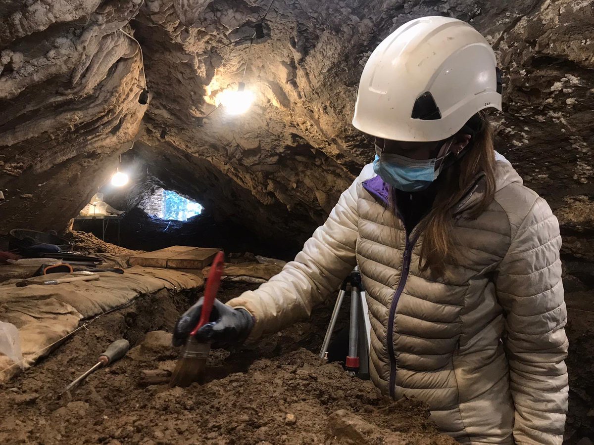 rosa2soler's tweet photo. Gràcies per aquesta oportunitat @ArrelsP sou gegants! #RocOrenetes #Roc2020 #Archaeology #BronzeAge #ForensicAnthropology https://t.co/8icNQnuIvp