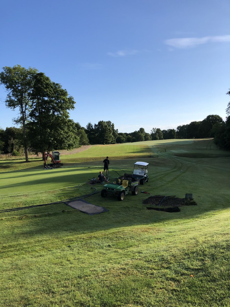barry_crawford's tweet photo. July upgrade to valve in head and back2back complete here at Rungsted. Huge effort from team in timeframe and keeping course open! @AndriPepke @RainBirdCorp onwards and upwards! 💧🇩🇰⛳️ https://t.co/bMyxsg7i97