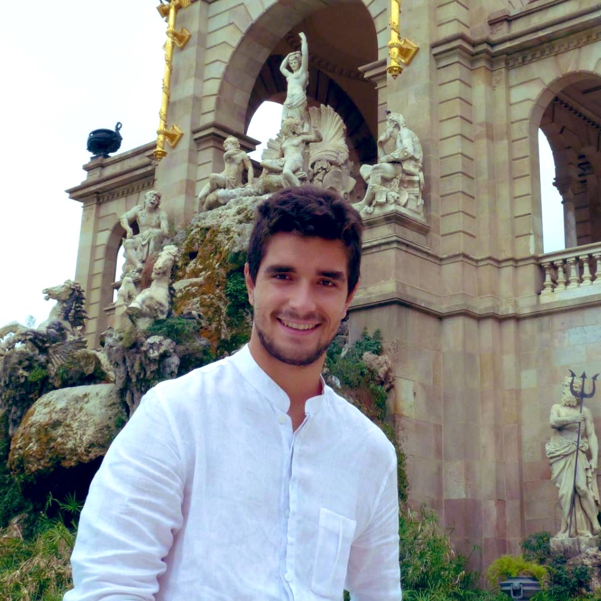 Muy contento de poder compartir dos buenas noticias recientes: 1- Damos la bienvenida a David Sanfeliu a nuestro lab! Con el apoyo de un contrato #FPU podrá realizar la tesis doctoral en el campo del #envejecimiento y las #enfermedades del #hígado. #SinCienciaNoHayFuturo