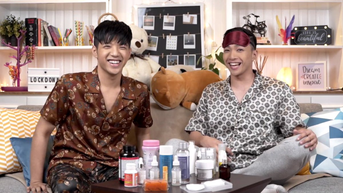 kinithicinnergy's tweet photo. Welcome sa live online selling, pa-mine na lang po. Chour. Hahaha. Kilig now, skincare later. Hehehe #KeyChenLockdownTips https://t.co/dYgazdmcu8