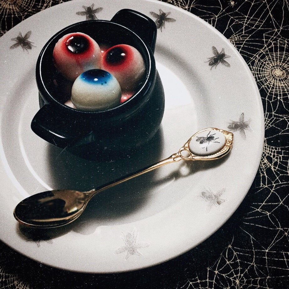 目玉だよ注意 今日のおやつは念願の目玉ゼリー作った 田辺ゆがた 怪物メイド 巻7 9発売のイラスト