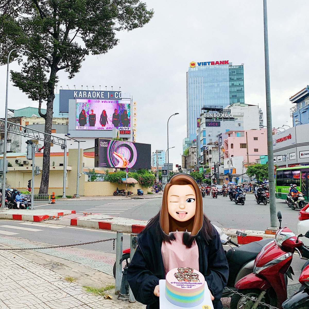 luvies_r's tweet photo. V-ReVeluv make special event for Wendy. @RVsmtown
#HeyLuviesRUReady 
#6YearsWithRedVelvet
#레드벨벳_6주년_대댕큐
#RedVelvet #레드벨벳  #Irene #Seulgi #Wendy #Joy #Yeri https://t.co/zlPAH1hBVt