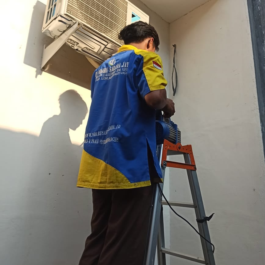 TubanService's tweet photo. Pengadaan unit AC Daikin #tuban  #kotatuban #tokoactuban #tokoelektroniktuban info tlp/wa : 081217495330 https://t.co/STerYmM7NG