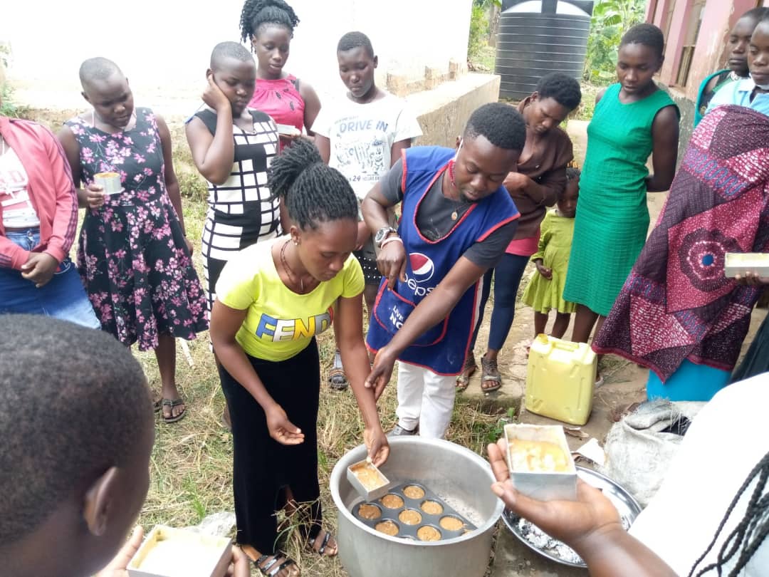 NAFOPHANU's tweet photo. Introducing PITCH FLEXI Project. The project aims at empowering Adolescent Girls and Young Women(AGYW) with economic skills that will help them benefit from social protection services including #HIV and #SRHR  services.@GNBU19 @GCICUganda @GovUganda https://t.co/BJrI8iReTg