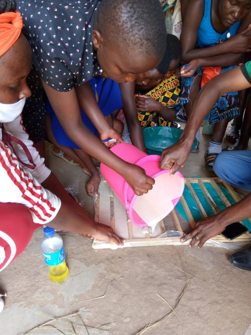 NAFOPHANU's tweet photo. Introducing PITCH FLEXI Project. The project aims at empowering Adolescent Girls and Young Women(AGYW) with economic skills that will help them benefit from social protection services including #HIV and #SRHR  services.@GNBU19 @GCICUganda @GovUganda https://t.co/BJrI8iReTg