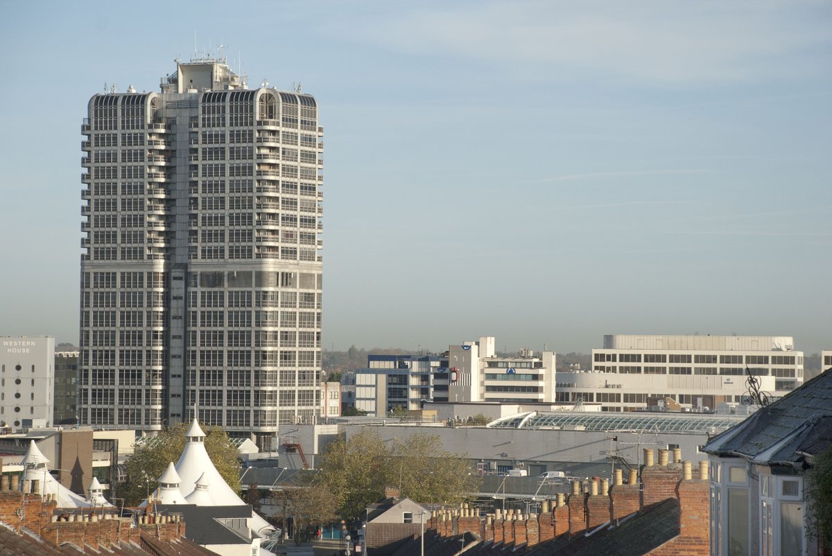 jratcliffephoto's tweet photo. Saturday's #ThisIsSwindon. The rooftops of New #Swindon. Chimney pots, aerials, phone masts, wall-climbing cars and circus tents. Taken from the top of Deacon Street in 2013. https://t.co/HLwdcjMiao