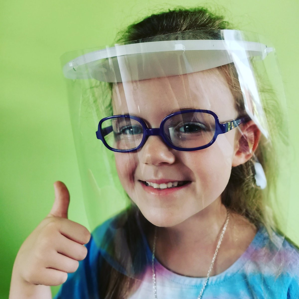DenroyGroup's tweet photo. Did you know...Heroshields are designed to allow spectacles or safety glasses to be comfortably worn too? With their optical clarity, antifog technology & adjustable headband-what's not to love?! https://t.co/SPdTazfLgb #eventhelittlepeoplecanbeprotected #fullvisibility #DenPro https://t.co/h1DyrPSDzp