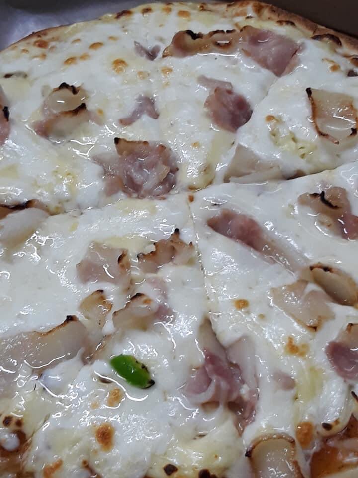 ginseokjin's tweet image. Thanku follower kahit dimo naman nakita tweet nato Hahaha Nex sana Papa Johns na hahahahah #Squarebox Pero masarap and thin crust