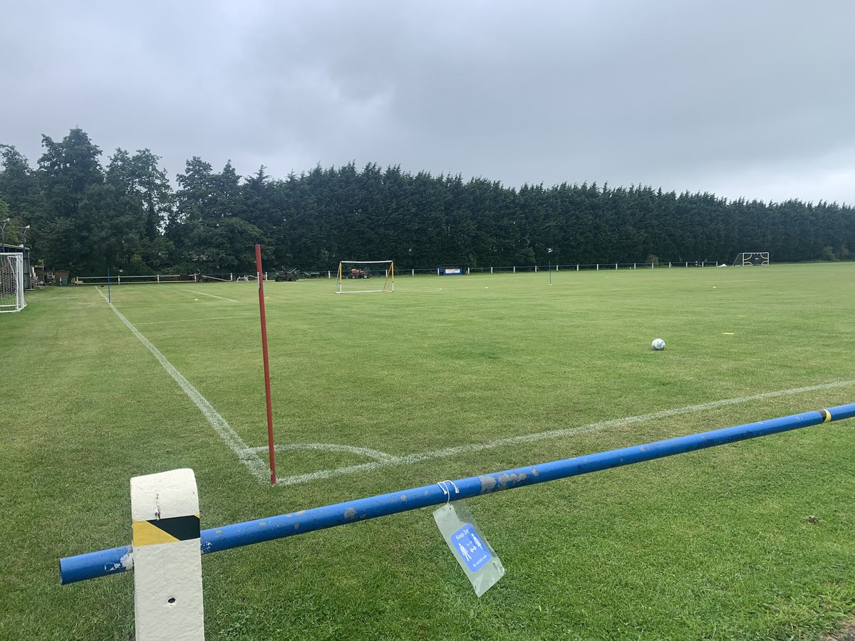 Fulwoodams's tweet photo. Brilliant to see the ⚽️back massive well done @WPitt6 @Sam_Chatburn and @andyvevers  👏🏻👏🏻. Plenty of goals  and plenty of fun between @lynxjfc &amp; @cadley_fc . 🔵⚪️⚽️ https://t.co/qKhIXtEia6