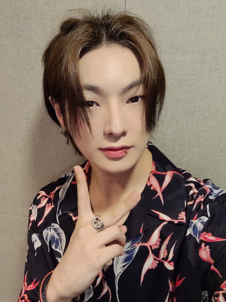 VICTON1109's tweet photo. [#빅톤] #VICTON #한세 #VLIVE
앨리스 못 본지 얼마나 오렌지🍊😿🍊
앨리스가 보고싶은 세세의 안나세 라디오😽 
즐거우셨됴💙😻💛
오늘 밤도 행복하게 세나잇해요🥰

🎙#안녕_나는_세세 EP.2 다시보기
https://t.co/bJdGsSmedC https://t.co/WmsA0ZdpCN