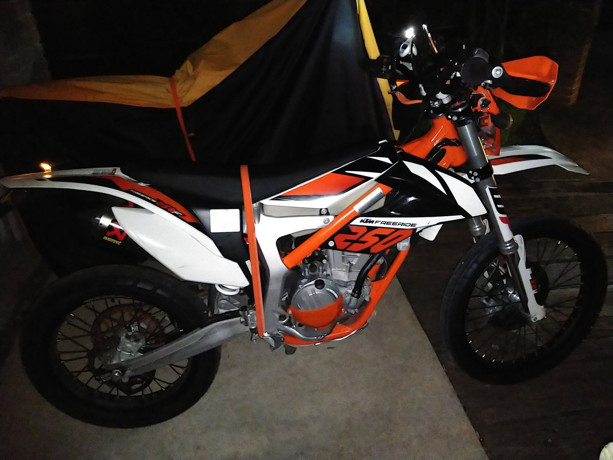 KTM819O4's tweet photo. #バイク押し #なるべく毎日 #144bpm https://t.co/kNxWaIXV1X