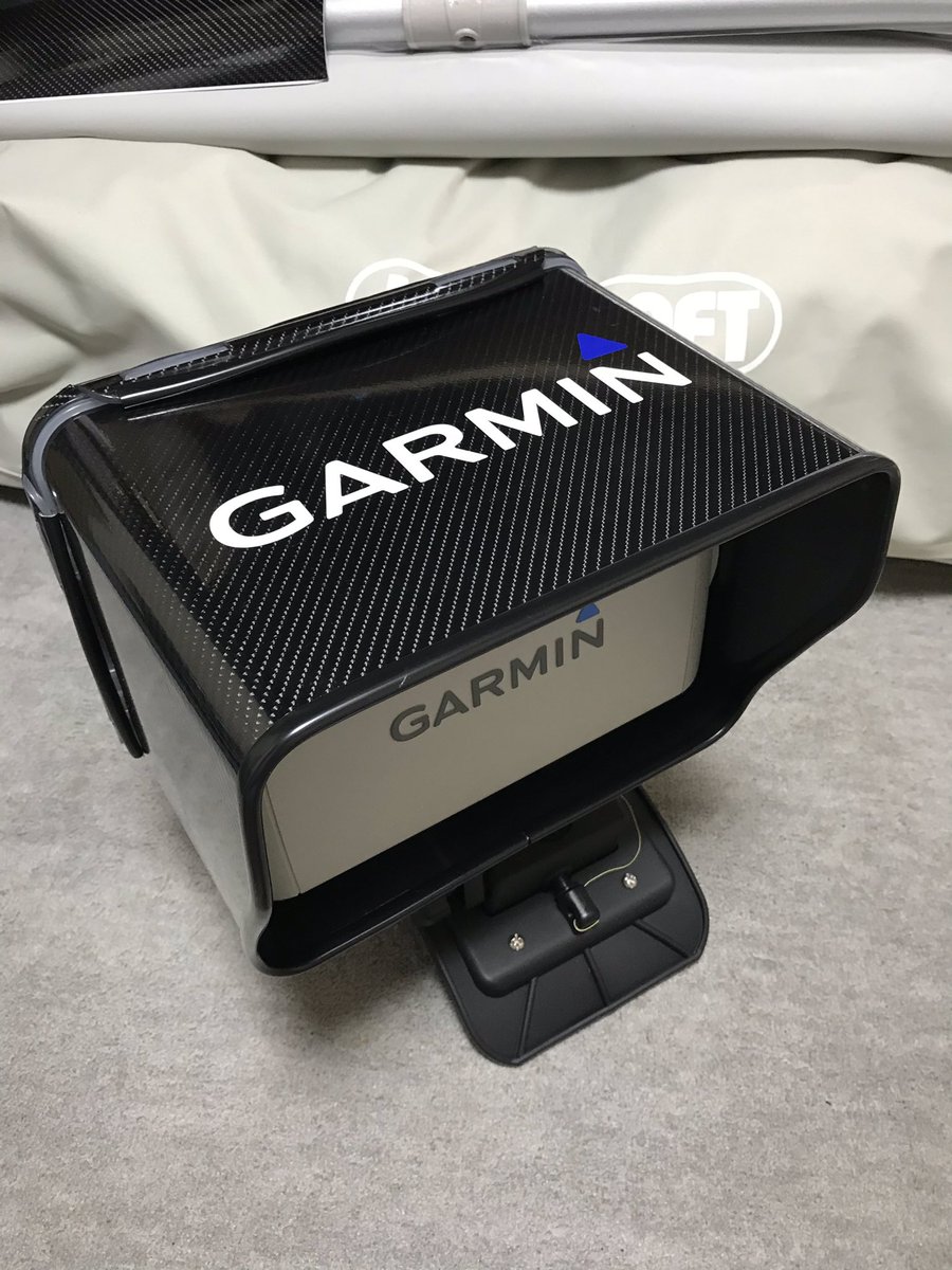 ゴムボくらぶ ありがとうございます 黒とカーボン調とで迷ったんですが 黒だと自作感が出そうだったのでカーボン調シートにしました 今カーボン調シートって3d 4d 5dといろいろあるんですね 5dのカーボン調シートにしました