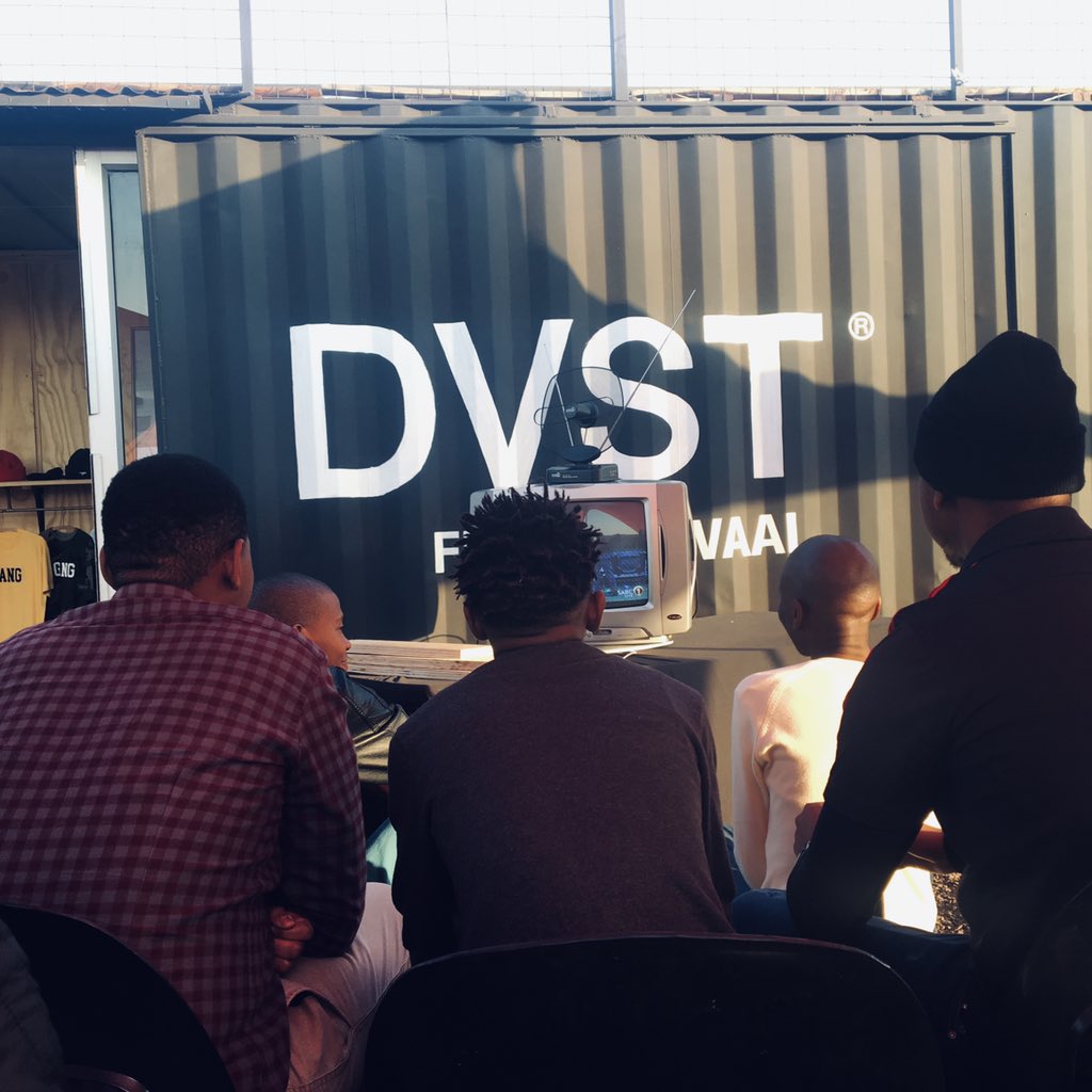 dust_vaal's tweet photo. We miss playing outside.
Soweto Derby on a 54cm Color tv
#dvst
#VaalTwitter https://t.co/AxoPtSwp9Q
