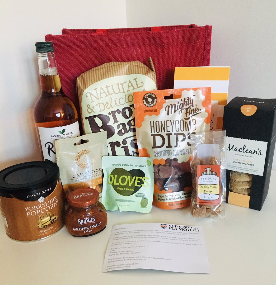 CrawleyPoppy's tweet photo. Thank you @PlymUni for this very kind and thoughtful gift 🎁👩‍🎓can’t wait to try all of these amazing treats! https://t.co/OQoWPXjw5X