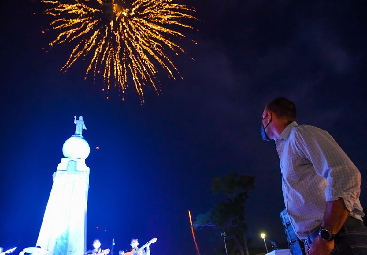 emuyshondt's tweet photo. No podemos celebrar las fiestas agostinas como lo hacíamos, pero si honrar esta madrugada a nuestro Patrono con la tradicional serenata y fuegos artificiales. El Divino Salvador del Mundo nos ayudará a salir adelante, unidos como salvadoreños.
#SSesTuyo https://t.co/ejJH0tHGlI