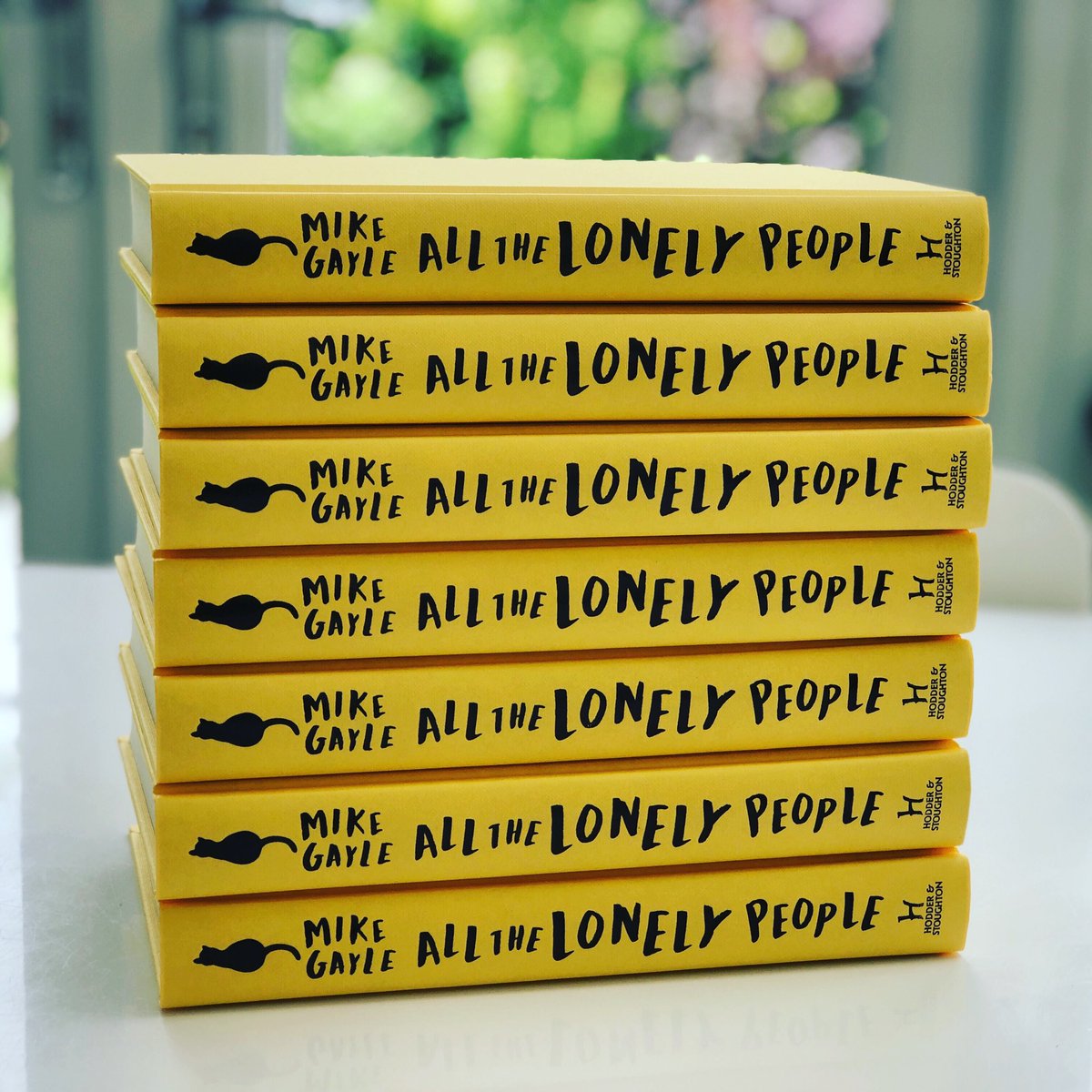 Who knew that without its blue jacket #allthelonelypeople is bright yellow?Grab yours out in the wild at your local indie or @waterstones and then you too can wrestle with the eternal question: blue or yellow? #nakedspines #mikegayle #allthelonelypeople #hodderandstoughton
