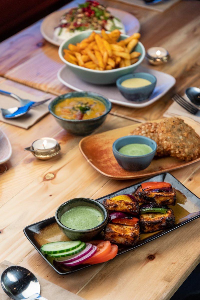 BaboojiK's tweet photo. Hi,

It's Saturday and we have tables available to dine in, as well as our delivery &amp; collection service.

See you soon.

#plantbasedgoodness.  #vegetarianfood #veganfood #vegetarians  #vegans  #southampton #portswood #tasty #indianfood #socialplates #baboobhaji #takeaway https://t.co/WHPmwscX2r