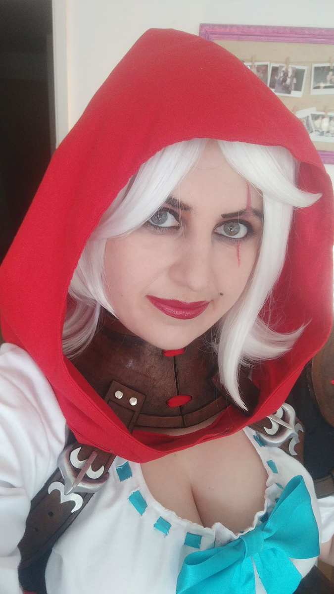 DemoraFairy's tweet photo. Ashe is done!! I'm doing some quick photos outside my flat today, then have got a shoot in a forest planned for next week. And yes, I shaved off a bit of my eyebrow for the scar 😂
#littleredashe #ashecosplay #overwatchcosplay https://t.co/J9xrPSLdg3