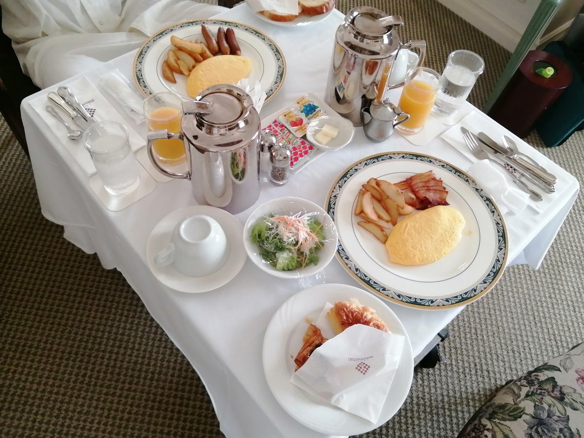 オグリアヤ 千葉市の割引で高級ホテルにルームサービス朝食付き7000円で泊まれる って友達を誘って泊まったホテルなんですけどエッチすぎませんか