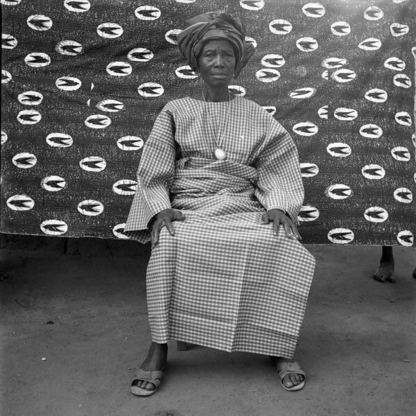 sunujournal's tweet photo. Happy Independence Day to Benin (formerly known as Dehomey), who gained independence from France on this day in 1960. 

Studio portraits by Beninese photographer Edouard Mehomey, born in Porto Novo in 1934. (Cont’d) https://t.co/CPD6IQKNkI
