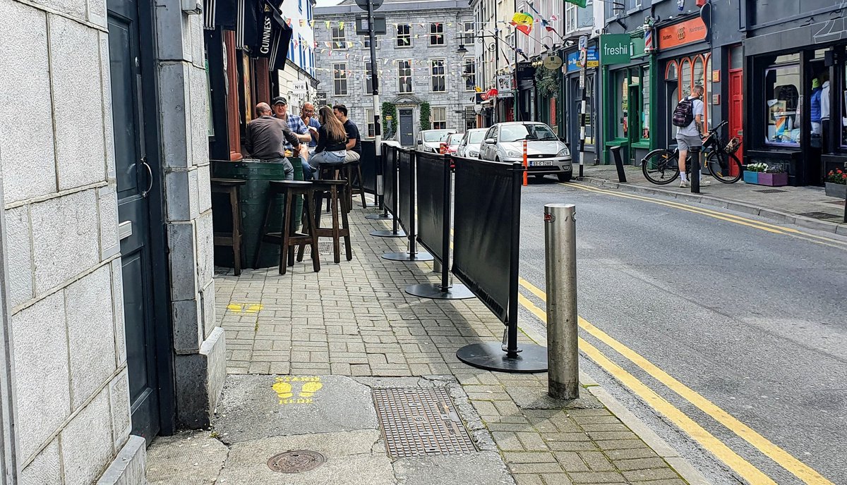 Since when have publicans been allowed to totally close footpaths?   <a href="/GalwayCityCo/">Galway City Council</a> <a href="/MakeWayDay/">Make Way Day</a> #freeTheFootpath