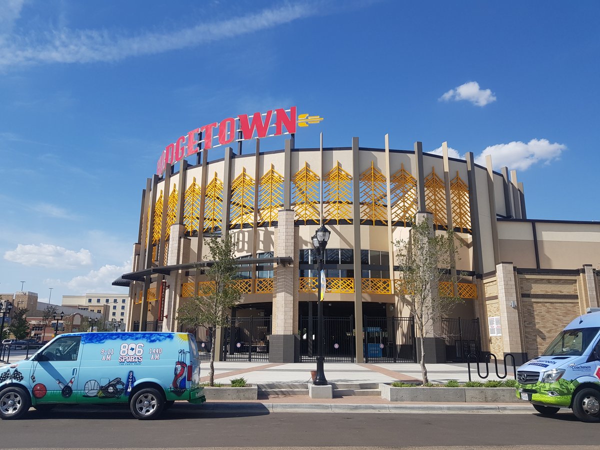 19/08/01 Albuquerque to Amarillo  @MiLB at  @padres affiliate  @sodpoodles (7) vs  @ridersbaseball (4) Captured the sunset over ‘Hodgetown’ the Sod Poodles home in its 1st season. A special night with  @THoffman51 in attendance.  https://www.amarillo.com/news/20190802/artist-paints-hodgetown-during-journey-across-united-states #DiamondsOnCanvas  #AndyBrown