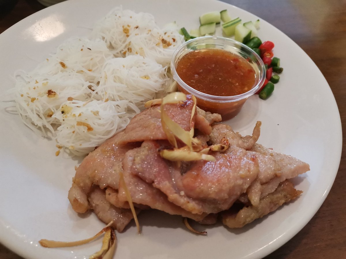 pasakronkeng's tweet photo. ตอนกินไม่คิด​ ตอนอ้วนอย่ามาร���องนะ😂 https://t.co/PKk8EIbiKK