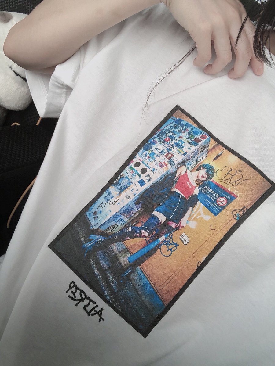 Sepiaheicho2's tweet image. #ALTRIP
届きました～🥰🥰
早速職場に来ていきました！！
全種買って画像のTシャツだけXLにしたのですが、理想の大きさで感動です…| =͟͟͞͞(   ◜ω◝ )
写真集もじっくり読むぞ💪(`･ω･´💪)