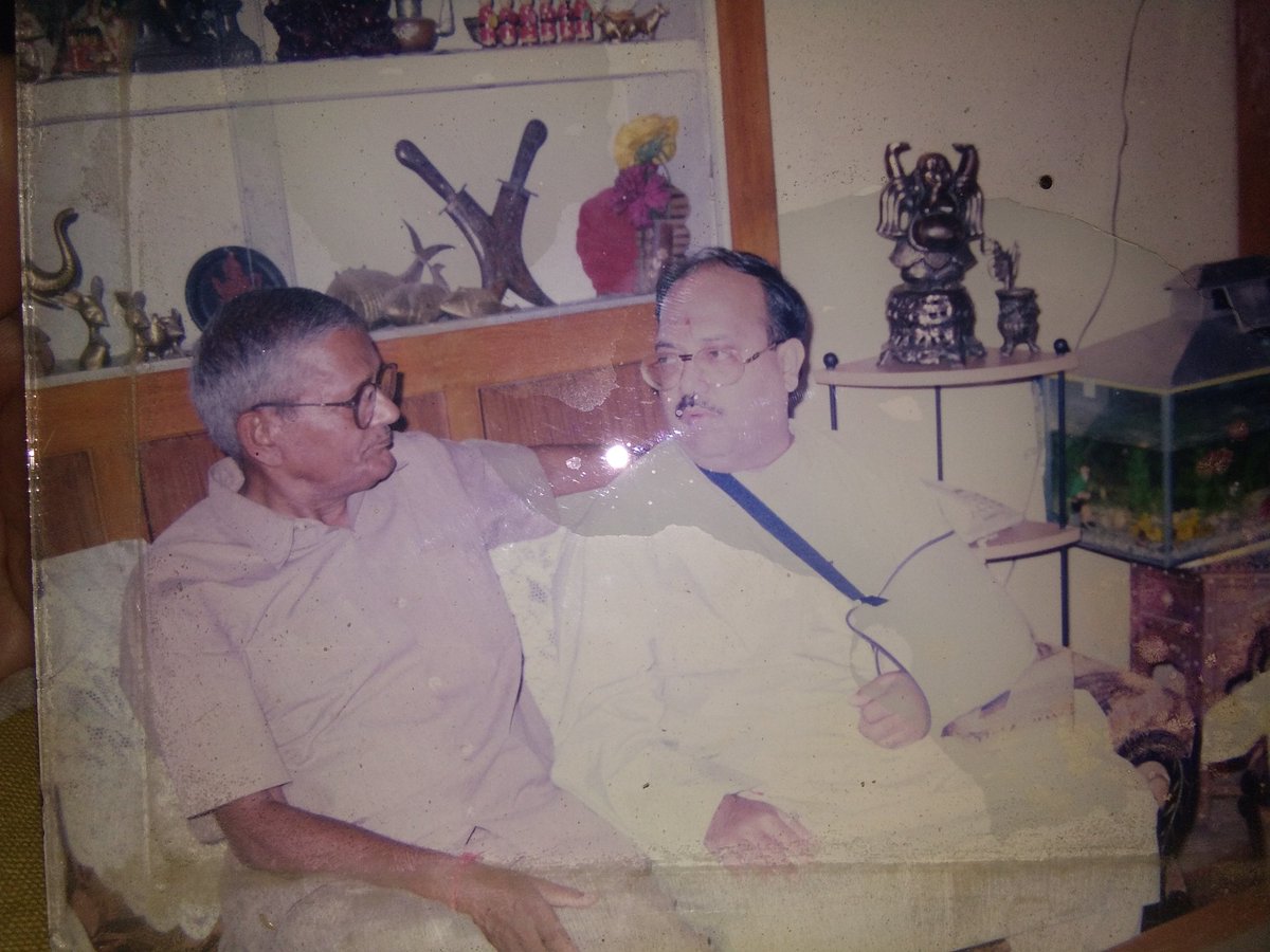 NamitaS98413137's tweet photo. AmarSinghBhaisaheb ka nidhan sun bahut dukh hua merey papa ki death tehravi kii khabar humney abhi #unkey bhanjey #Atul singh se baat kii thi delhi aur unka number mil gaya tha baat kerney waley they per ye khabhar aa gayi #Dukhad khabar papa ke sathAmar singhji @AmarSinghTweets https://t.co/piVSETZrqN