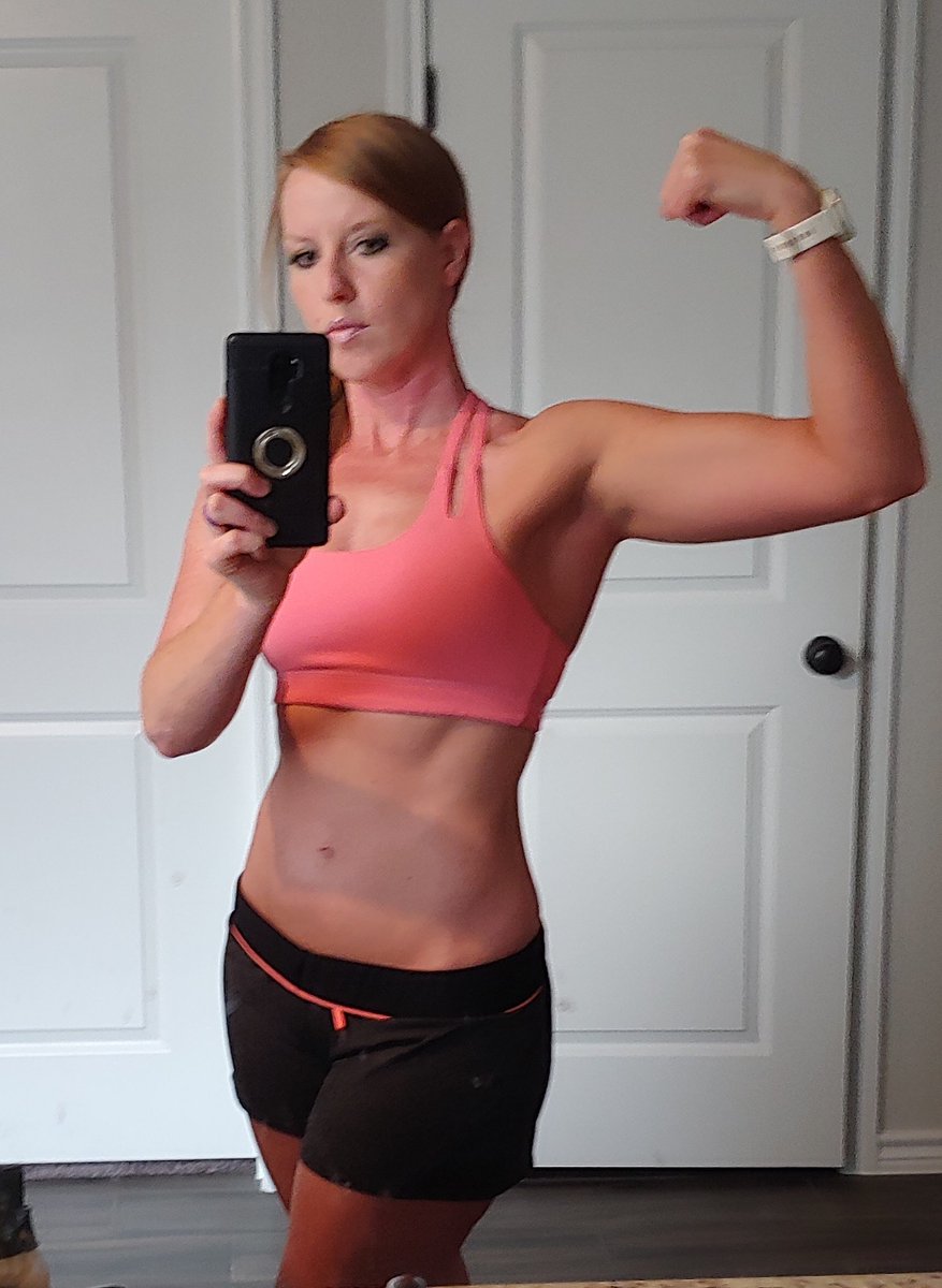 AprilKillman's tweet photo. Girls just want to have fun...in the GYM!!! Simple pic of a simple gal living a healthy life and loving each day!
#fitness #FitnessMotivation #Gyms #healthylifestyle #strongwomen #muscles #fitgoals #Believe #beyourself #workout #strong https://t.co/N2gUz4WV0I