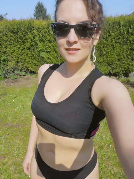 💋☀️ https://t.co/AG9GXvGolc