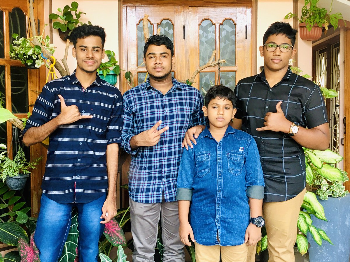 AabidAhmed_Abn's tweet photo. #brothers_forever https://t.co/T2yA90wOVV