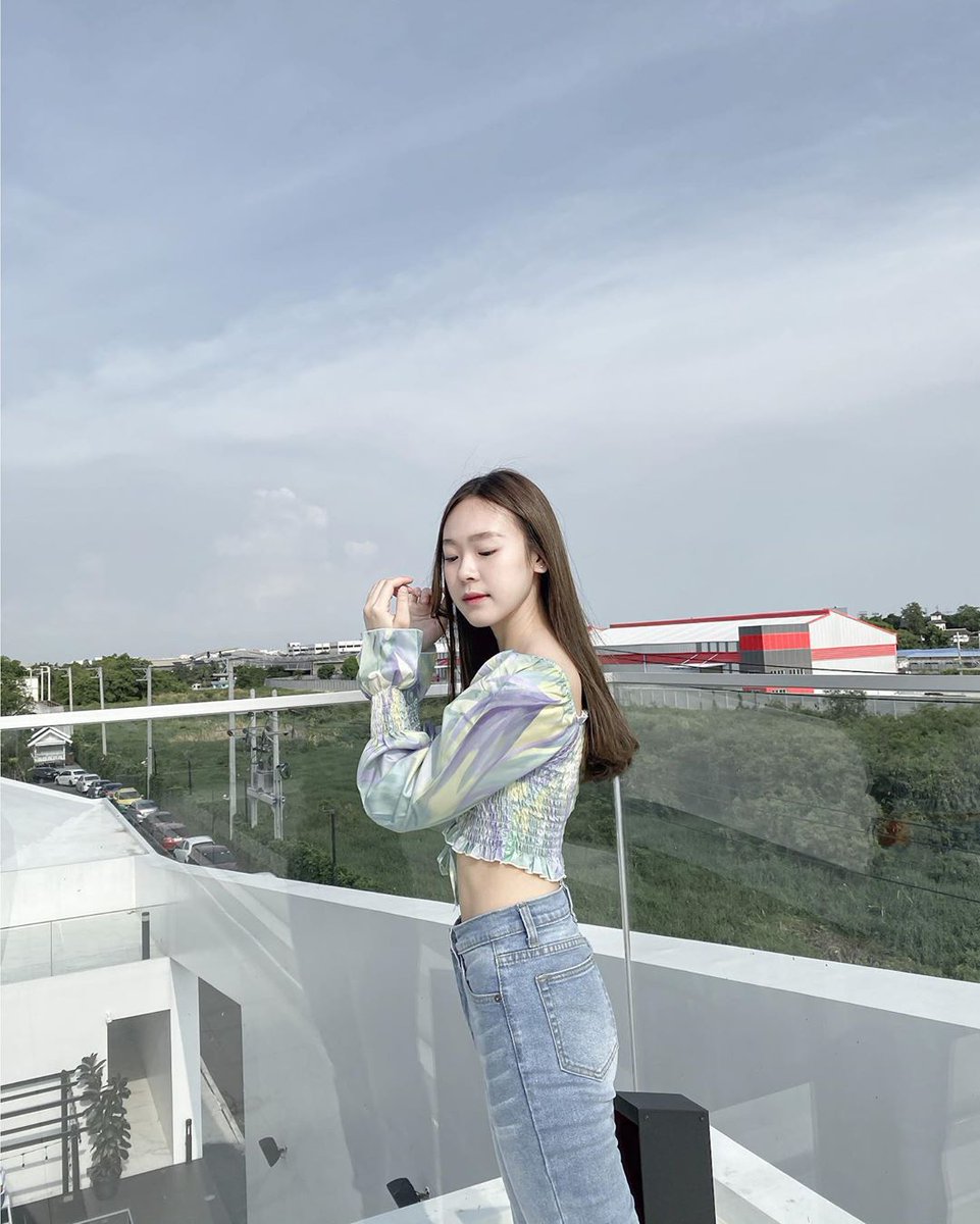 ig  : #eenujj 
Happy Tuesday. 💖💖