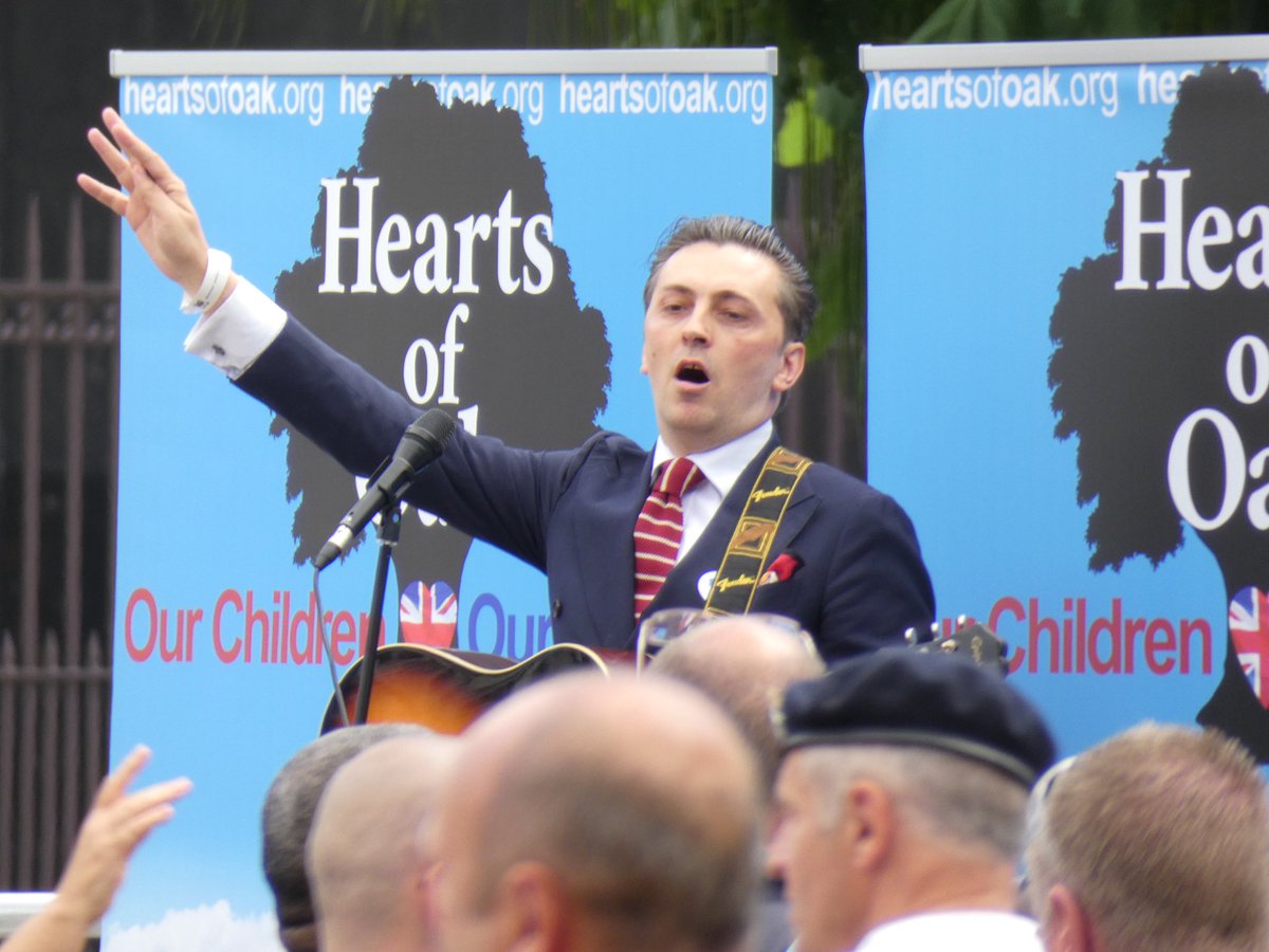 The crowd take a break to sing a very pitchy and unenthusiastic round of ‘Land of Hope and Glory’ accompanied by an acoustic guitar.