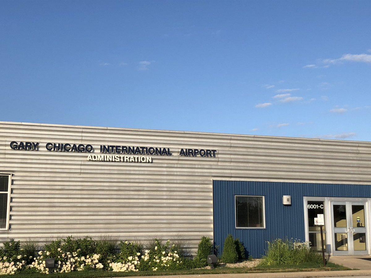 4geeman's tweet photo. 1 August 2019 was a great day at the @GaryChiAirport with the participation of 500 young people in a special #Aviation Day! Let’s all continue to uplift #STEM #education in the #MagicCity and beyond. Thank you to friends at @AAIPipeline with a S/O to @GaryJetCenter:) #FlyGYY RT https://t.co/3tw6Fs9Wqg