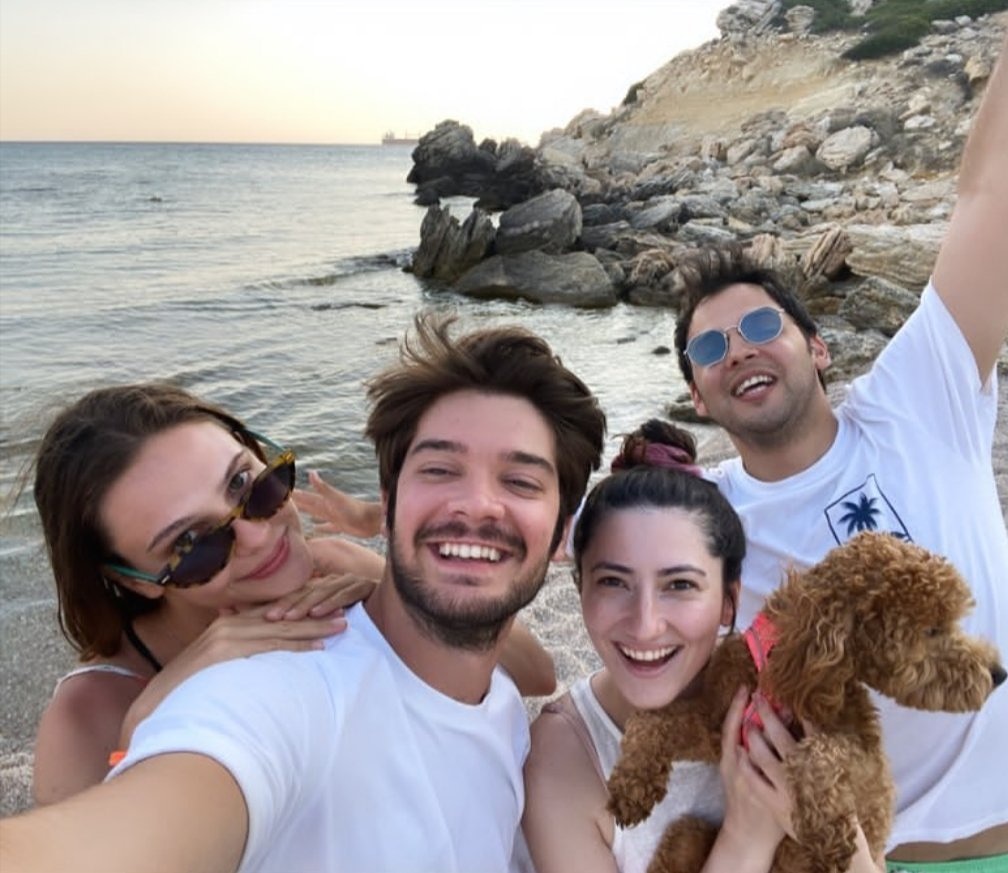 Elimi Bırakma Official1 (@azcenin) on Twitter photo 