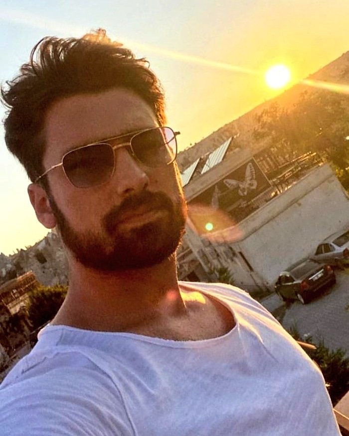 Elimi Bırakma Official1 (@azcenin) on Twitter photo 