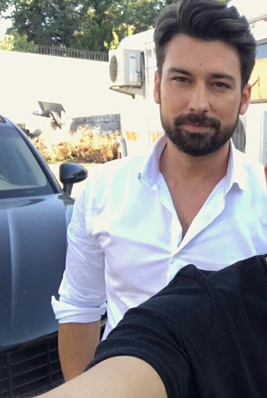 Elimi Bırakma Official1 (@azcenin) on Twitter photo 