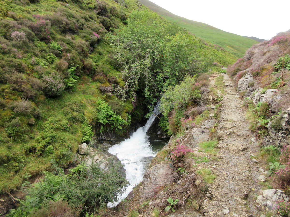 StanLeigh18's tweet photo. #Barrow walk visiting former mining site to 1854] in the deep gorge of #StoneycroftGhyl, before turning right to head to the summit at 1494 feet
- former mining area at #Stonycroft Gill
- #CauseyPike #Outerside &amp; beyond
- Vale of #Keswick
- #Braithwaite with #BassenthwaiteLake https://t.co/bBODtdnsq3