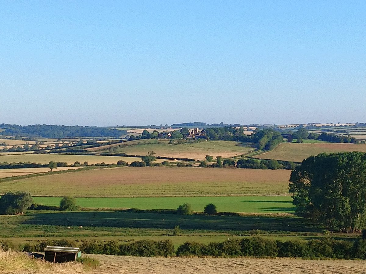 andyflyfisher's tweet photo. A very good afternoon to you all from Leicestershire
The small hamlet of Bringhurst perched on its very own hill and even has its own small graveyard
#Bringhurst #Hamlet #Leicestershire https://t.co/qNbUmNY6EO
