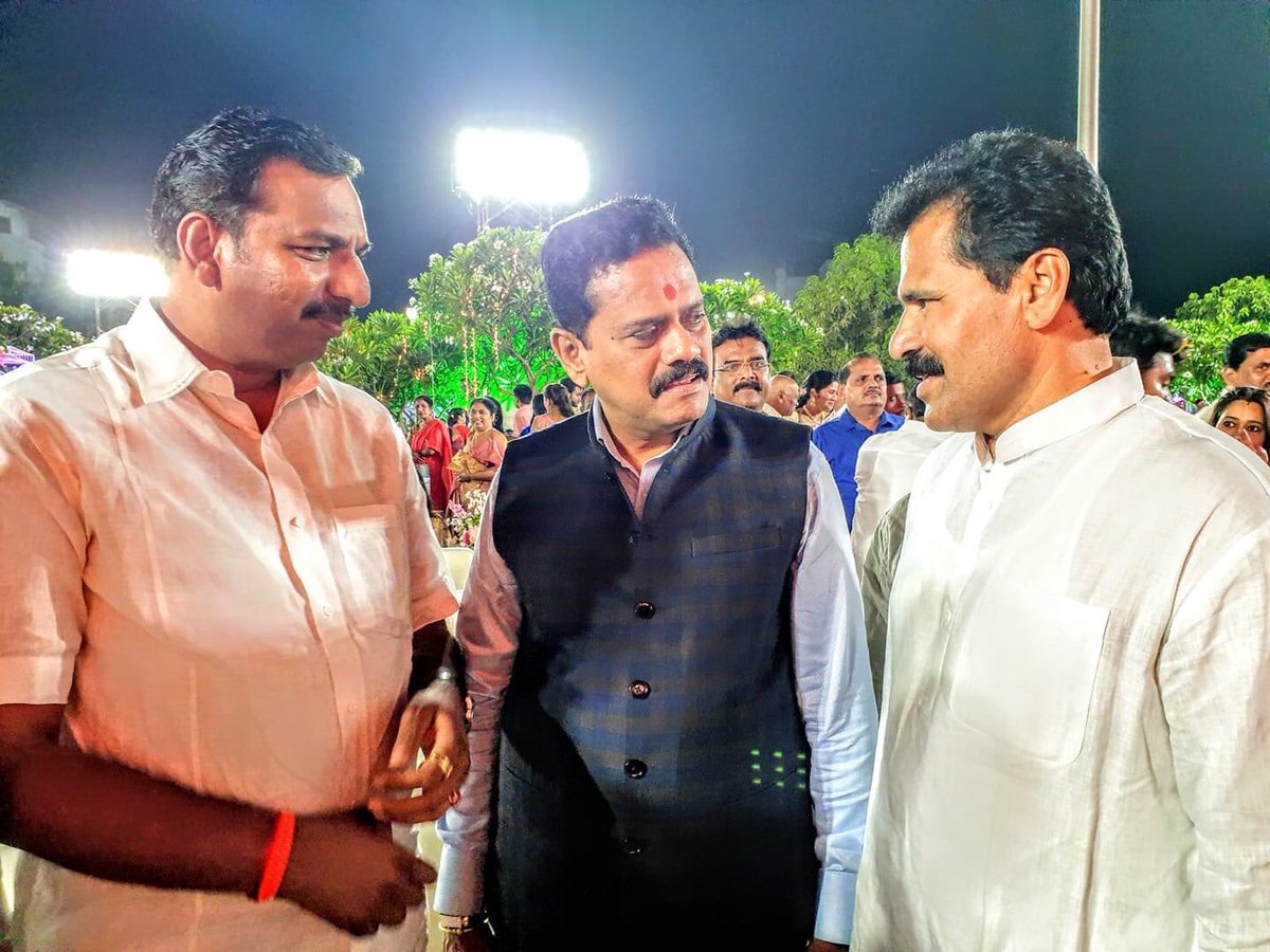 SureshLBhor's tweet photo. ठाणे लोकसभा मतदारसंघाचे खासदार श्री. राजन विचारे यांना वाढदिवसाच्या हार्दिक शुभेच्छा!💐🎂

Warm regards to MP Shri. Rajan Vichare on his Birthday. 💐🎂
@rajanvichare https://t.co/9V3PA6eVhb