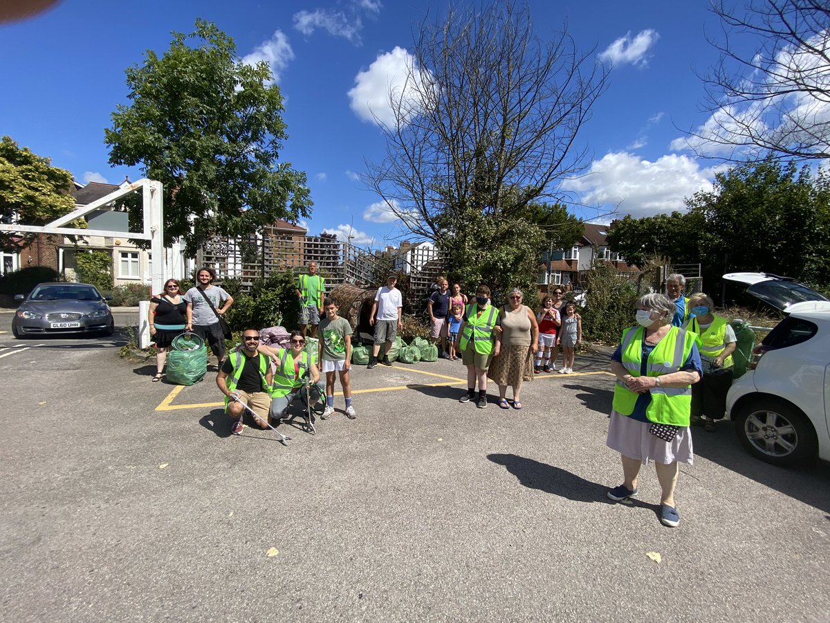 A big thanks to all who attended our monthly Mill Hill litter pick, over 20 people came and helped, both young and old.All equipment used was sanitised and strict social distancing was adhered to

We filled over 30 sacks, it’s just brilliant to be back after 4 months of shutdown