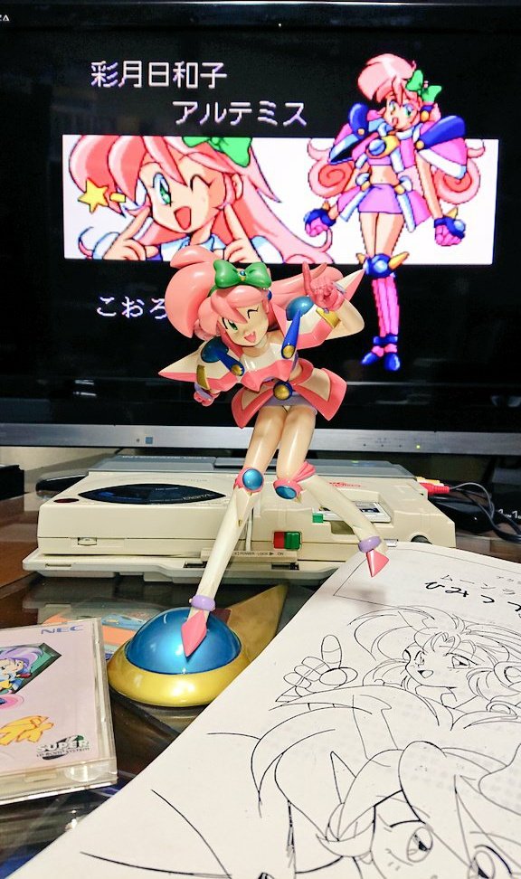 ちんぷい ウチのpcエンジンcd Rom2復活記念にムーンライトレディ当時作ったアルテミスフィギュアとゲームを並べて 当時から話題のダブル浅野ならぬダブル大塚 Pcエンジン ムーンライトレディ フィギュア T Co T7fii5jb1h T Co