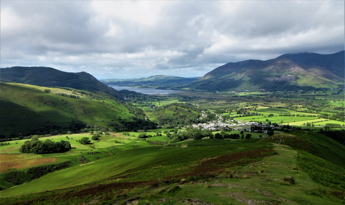 StanLeigh18's tweet photo. #Barrow walk visiting former mining site to 1854] in the deep gorge of #StoneycroftGhyl, before turning right to head to the summit at 1494 feet
- former mining area at #Stonycroft Gill
- #CauseyPike #Outerside &amp; beyond
- Vale of #Keswick
- #Braithwaite with #BassenthwaiteLake https://t.co/bBODtdnsq3